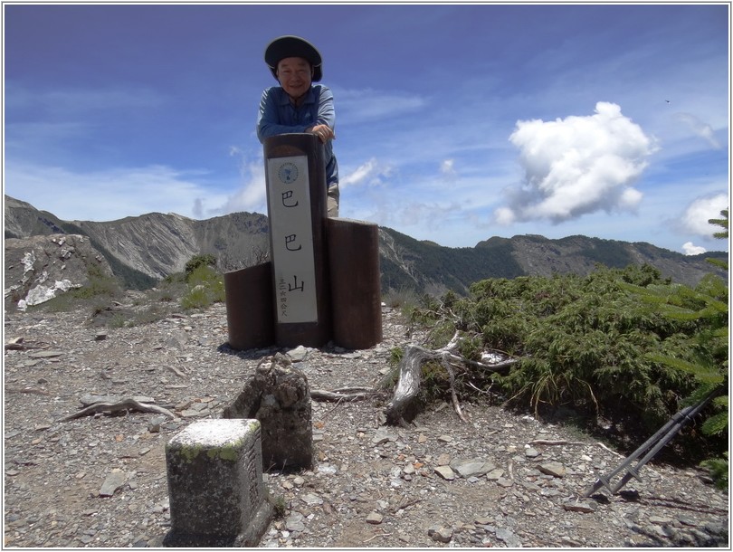 2012-07-13 11-25-18登頂巴巴山.JPG